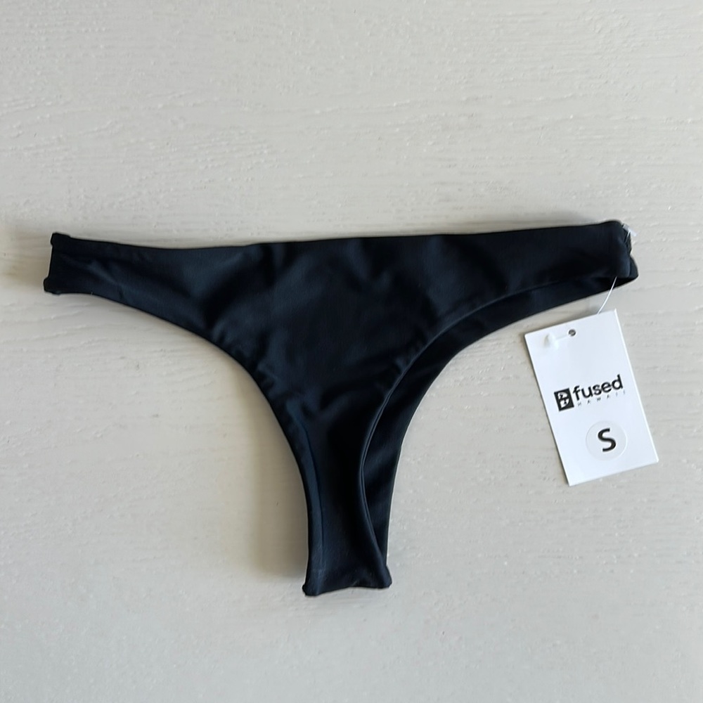 NWT fused Hawaii bikini bottom- small